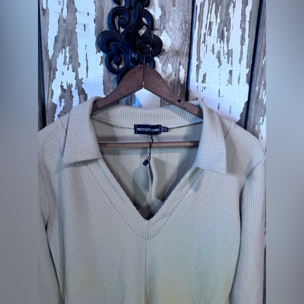 PRETTYLITTLETHING Ribbed Beige V-Neck Collared Dress Size 12 NWT - Picture 2 of 5